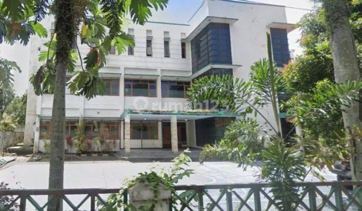 Gedung Ex Sekolah 3 Lantai Di Sayap Dago Bandung 1