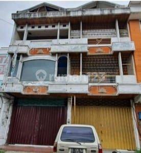 Selling 3 Floor Shophouse in Strategic Area in the City Center of Bali 1