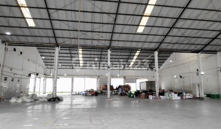 Gudang Blong di Pasir Koja