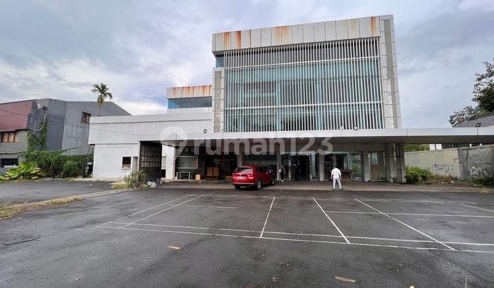 Gedung 4 Lantai  di Pejaten Barat, Pasar Minggu 