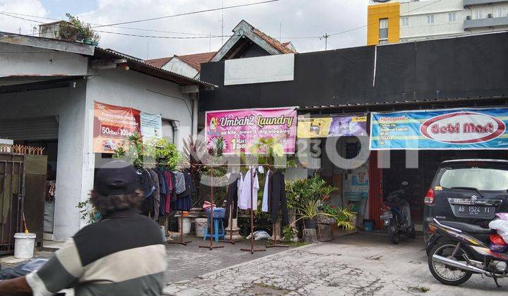 MINIMARKET + LAUNDRY, JALAN MAGELANG, BOROBUDUR PLAZA, TUGU JOGJA, MALIOBORO. 2