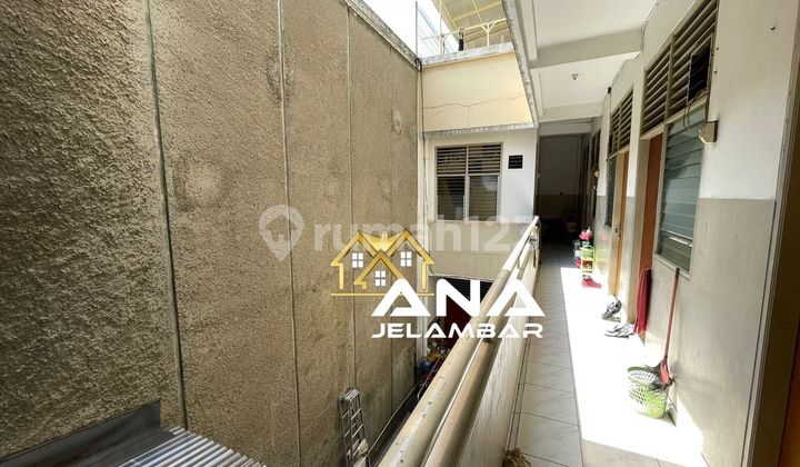 Ana's three-story boarding business space measuring 16x17m in Jelambar.