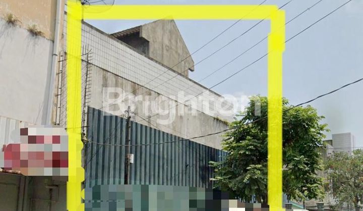 RUKO SIAP PAKAI!!! LOKASI PREMIUM KOTA SOLO! ROW JALAN 4 MOBIL PAPASAN! HANYA 5M RAYA SLAMET RIYADI!!!!! BARANG LANGKA!!!! ISTIMEWA, TIDAK BANJIR 2