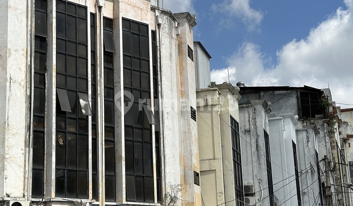 RUKO PUSAT KOTA JLN KOMBES POL M DURIYAT BANGUNAN HOOK 4 LANTAI