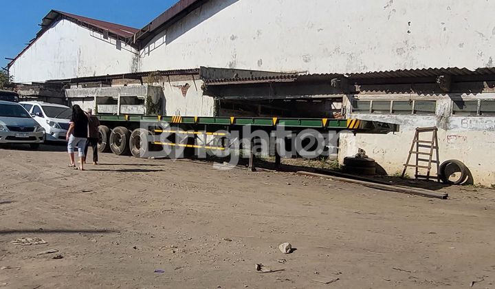 Warehouse in Margomulyo