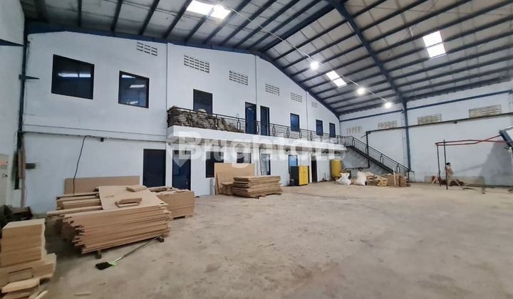 GUDANG SIAP PAKAI! BANGUNAN TERAWAT DAN KOKOH! TIDAK BANJIR! AKSES TRONTON! GERBANG 7 METER DAN TINGGI!!! 2