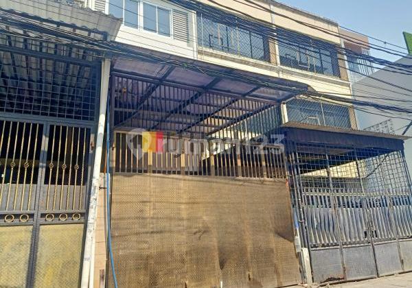 Ruko 3 lantai siap pakai utk usaha di Jembatan Gambang Jakarta Utara