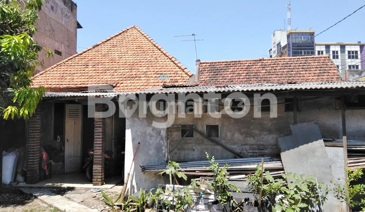 nol jalan mastrip , ruko bonus tanah dan rumah 1