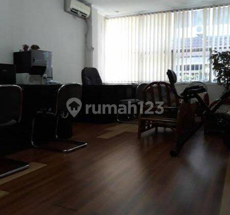 Ruko / Rukan Bagus dan Murah 3 Lantai di Kwitang, Menteng, Jakarta Pusat 1