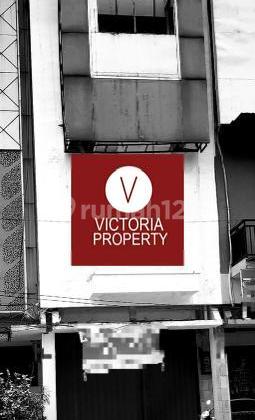 Sewa Ruko 3.5 Lantai di Alternatif Cibubur Depan.