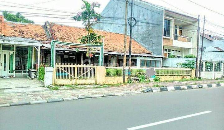 Pinggir jalan Rawamangun 1