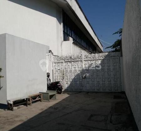 Gedung di Radio Dalam Raya Gedung di Radio Dalam Raya