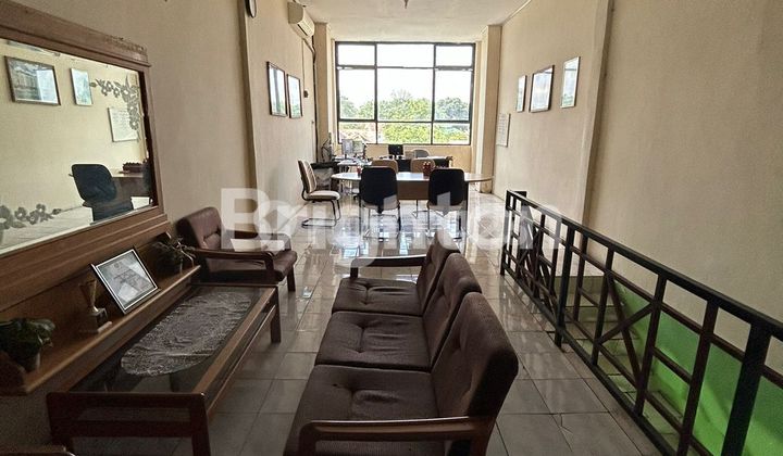 Letak strategis di kompleks pasar modern Letak strategis di kompleks pasar modern