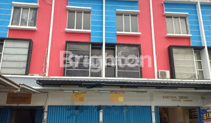 RUKO 3 1/2 STRATEGIS DI  SAWANGAN DEPOK