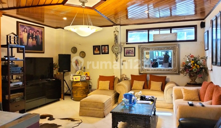 Bangunan Komersial 5 Lantai Gunungsari Balikpapan