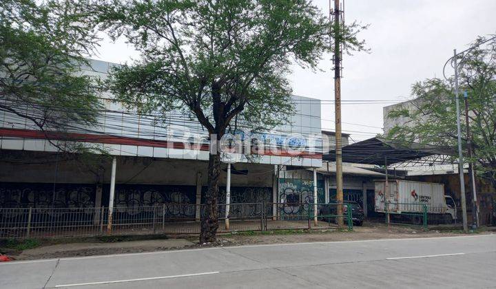 GUDANG TUBAGUS ANGKE  DENGAN LT. 2400M², NOL JALAN RAYA 1