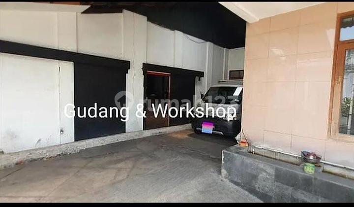 Warehouse in a highly strategic location between Alam Sutra and Graha Raya.