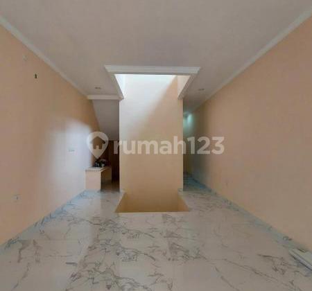 For Sale 4-Story Ruko on Duren Tiga Raya, South Jakarta 2