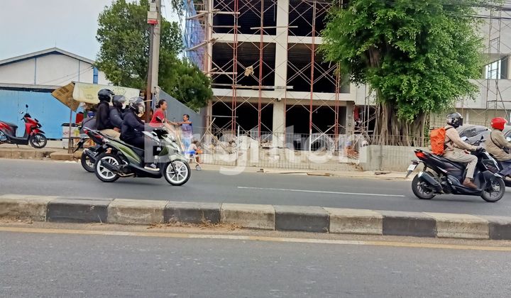 DESIRABLE AND PROFITABLE BUSINESS CENTER. NEW 3-STORY SHOPHOUSE, PREMIUM INVESTMENT IN DEPOK CITY. 2