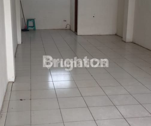 RUKO 3 LANTAI , LETAK STRATEGIS ,DI KAWASAN RAMAI JALAN UTAMA JAKARTA - BOGOR 2