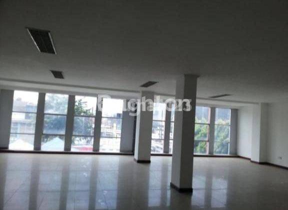 GEDUNG JALAN PANJANG JAKARTA BARAT 4,5 LANTAI PLONG UKURAN 12 X 30 PINGGIR JALAN RAYA, STRATEGIS, COCOK UNTUK PERKANTORAN, EKSPEDISI, ONLINE SHOP, DLL 2