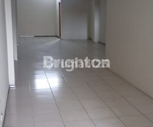 3-STORY SHOPHOUSE, STRATEGIC LOCATION, IN A BUSY AREA ON THE MAIN JAKARTA - BOGOR ROAD 2
