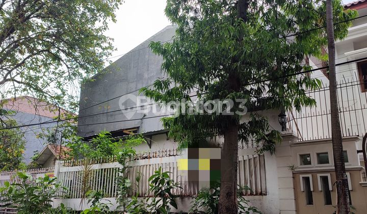 STRATEGIC WAREHOUSE IN THE CITY CENTER ON ATMODIRONO STREET 2