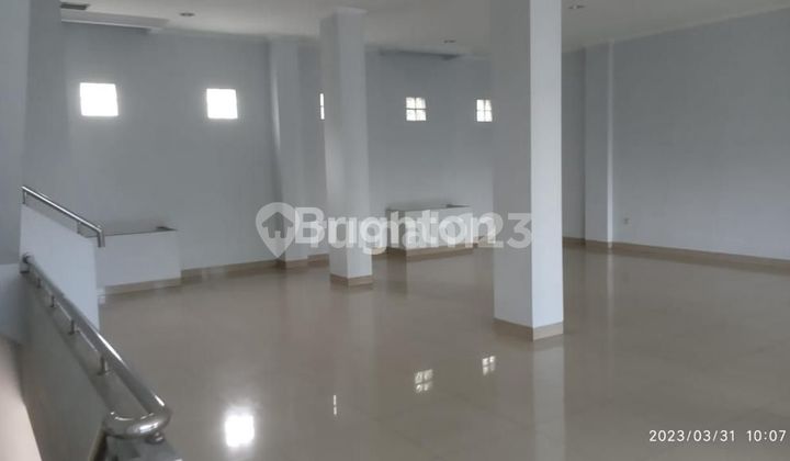 RUKO 3 GANDENG DI JALAN RAYA 2