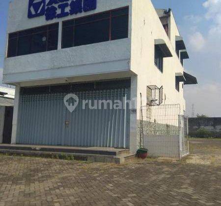 Kantor gudang Strategis Hitung Tanah Aja, di Raya Taman Sepanjang 1