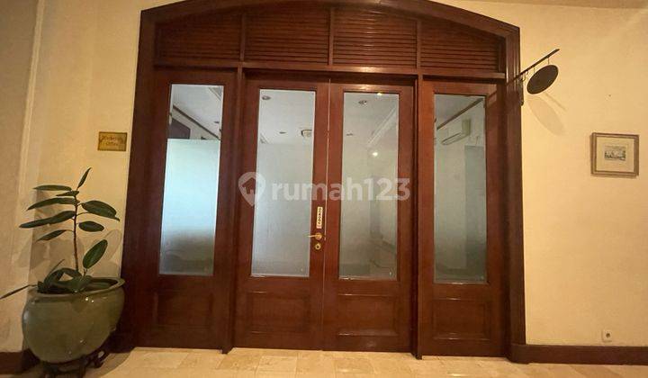 Ruang Kantor Atau Tempat Usaha Di Menteng