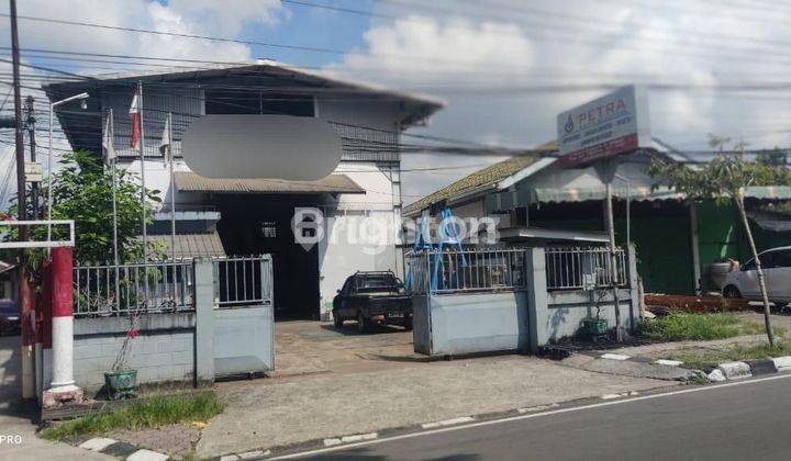 WORKSHOP & OFFICE SIAP PAKAI DIJALAN UTAMA DEKAT BANDARA 1