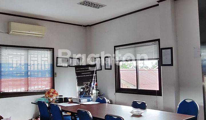 WORKSHOP & OFFICE SIAP PAKAI DIJALAN UTAMA DEKAT BANDARA 2