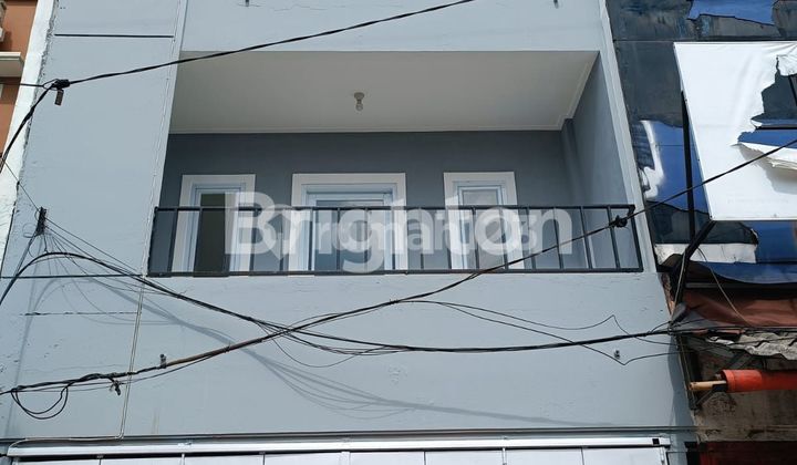 RUKO 3 1/2 LANTAI STRATEGIS DI DEPOK