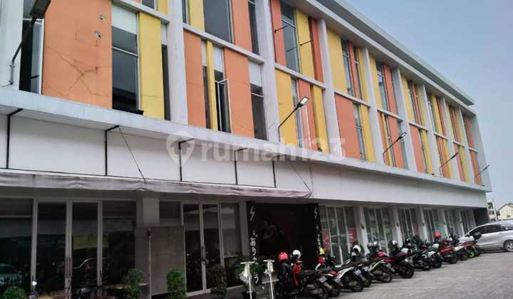 Ready-to-Use Shop House in Ciputat, South Tangerang Ready-to-Use Shop House in Ciputat, South Tangerang