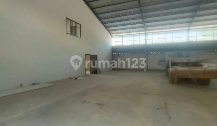 GUDANG 2 LANTAI NANJUNG DI JALAN BALAKASAP 16 BANDUNG