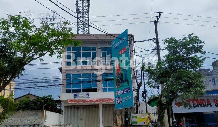 RUKO GANDENG 3 LANTAI  PINGGIR JALAN UTAMA TENGAH KOTA BALIKPAPAN 1