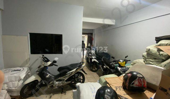 RUKO 3,5 LANTAI SIAP HUNI DI DAAN MOGOT 2