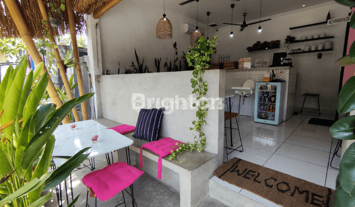 STRATEGICALLY LOCATED SHOP ON THE ROAD SIDE OF BATUBOLONG BEACH READY TO OPERATE FOR A CAFE 1