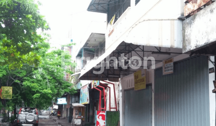 dijual Cepat- Ruko  2 pintu (Gandeng ) 2.5 lantai lokasi sangat strategis, Cocok Untuk Semua Usaha, di Jl MT Haryono/Mataram  Semarang 2
