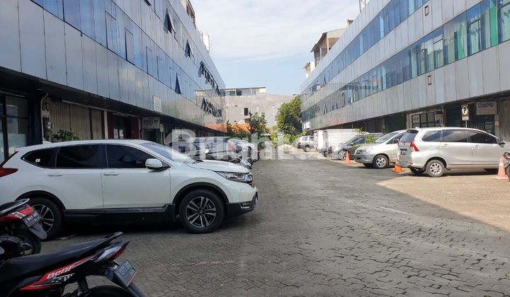 STRATEGIC SHOPHOUSE, IN CIPUTAT OFFICE COMPLEX