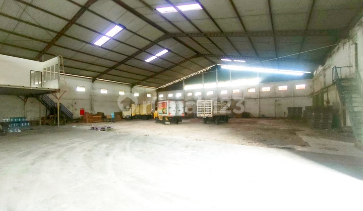Jual / Sewa Eks Pabrik / Gudang Mainroad Jl. Cisirung, Moh. Toha. 1