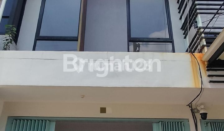 Ruko New gress Manyar 3 Lantai. dekat Raya Manyar