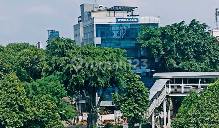 Office Building Next to Buncit Raya Stall Office Building Next to Buncit Raya Stall