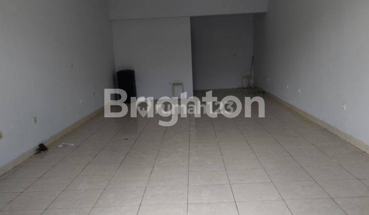 3-storey shophouse in a busy and strategic location 2