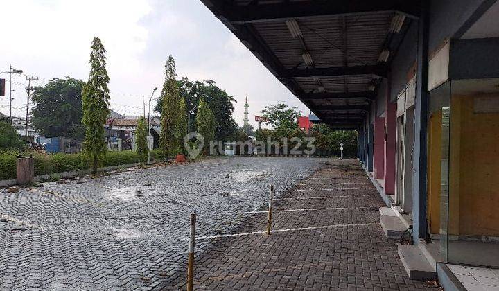 1262. Disewa Cepat Bangunan Komersial Wadung Asri, Sidoarjo 2