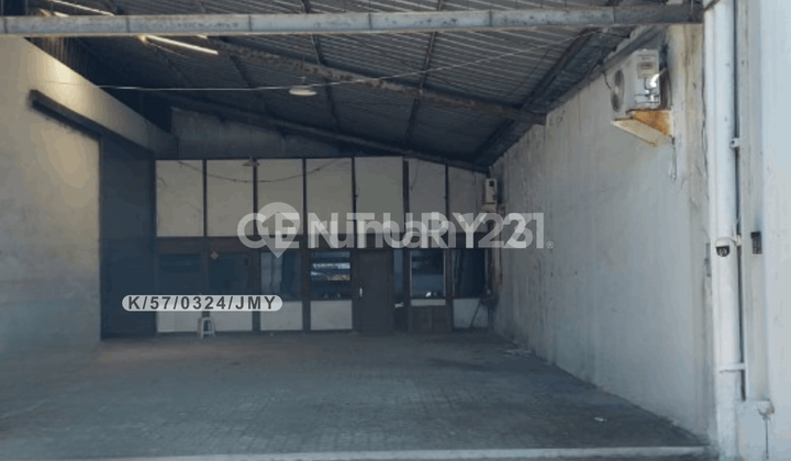 Gedung Luas 2219 Strategis Di Jl Suryani Dalam Bandung