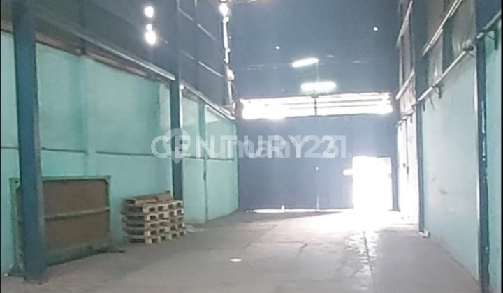 Strategic Warehouse in Jatinegara, East Jakarta R1811