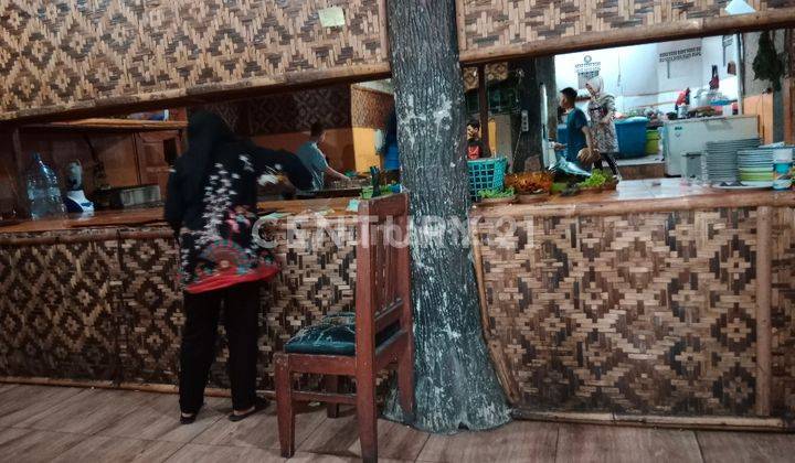 Rumah Makan  Cikole Lembang Bangunan Khas Etnik Sunda 2