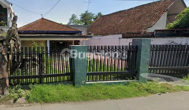 Rumah + Gudang di Gurah