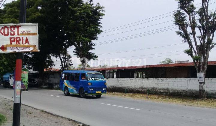 Gudang Pinggir Jalan Karangawen Kabupaten Demak 2